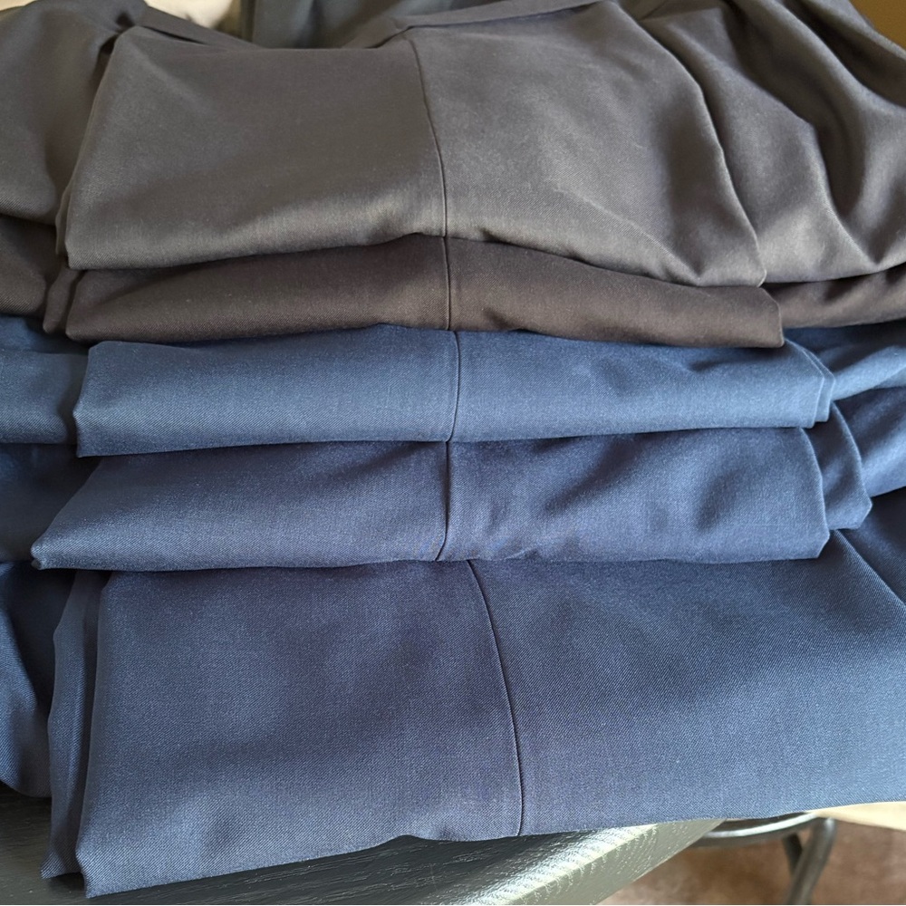 5 pair of Haggar Men's Dress Pants 46x34  - Black and Blue